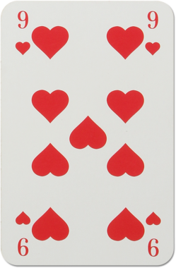 Bu resim, kalplerin 9 numarasının yer aldığı kırmızı kalp sembollerinin belirgin bir şekilde gösterildiği bir oyun kartını gösterir..