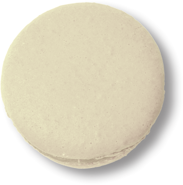 Basit, yuvarlak bir makaron, pürüzsüz yüzeyini ve hassas dokusunu sergiliyor..