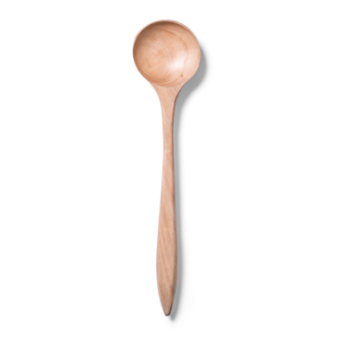 Uzun saplı basit bir tahta kaşık, yemek servis etmek veya karıştırmak için tasarlanmış..