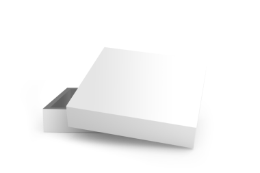 Basit, kapağı açık beyaz bir kutu, ambalaj veya depolama için uygun minimalist bir tasarımı sergiliyor.