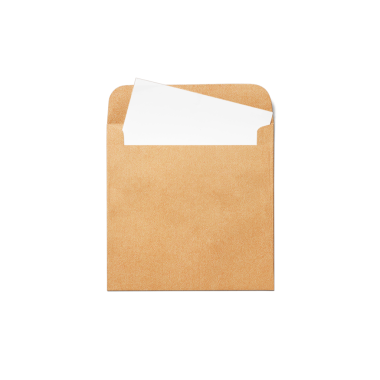Beyaz kapaklı basit bir kahverengi zarf, genellikle mektup ya da belge postalamak için kullanılır..