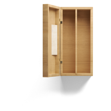 Küçük eşyaları düzenlemek için tasarlanmış üç bölmeli ahşap bir depo..