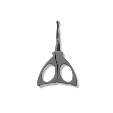 Bir çift siyah makas hassas kesim için tasarlandı, ergonomik kulplar konfor için.