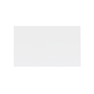 Çeşitli yaratıcı projeler veya sunumlar için uygun boş beyaz bir tuval.