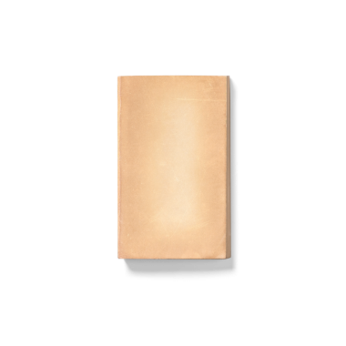 Basit, işaretlenmemiş bir kitap kapağı, notlar, çizimler veya yaratıcı yazılar için potansiyel öneriyor..