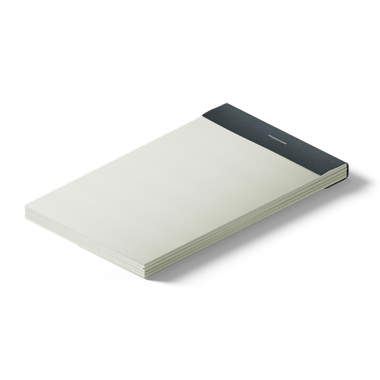 Boş sayfaları olan basit bir not defteri, not almak ve beyin fırtınası yapmak için ideal..