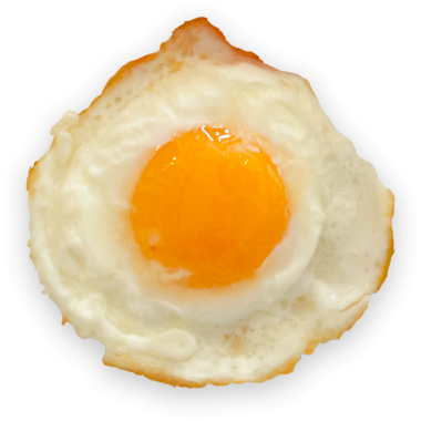 Mükemmel pişmiş yumurta, parlak sarı sarısı ve beyaz kenarlı..