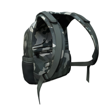 Günlük kullanım ve açık hava aktiviteleri için tasarlanmış şık bir kamuflaj sırt çantası..