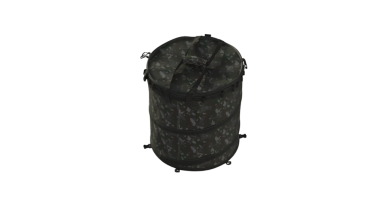 Yuvarlak, katlanabilir bir konteynır. Kamuflaj desenli. Organize eşyalar için uygun..