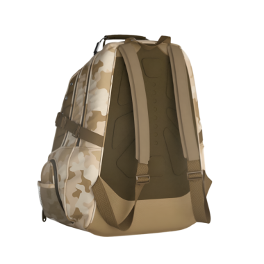 Açık hava aktiviteleri ve seyahat için tasarlanmış kamufle edilmiş bir sırt çantası..