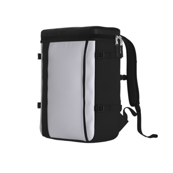 Eşyaları taşımak için tasarlanmış şık siyah beyaz bir sırt çantası..