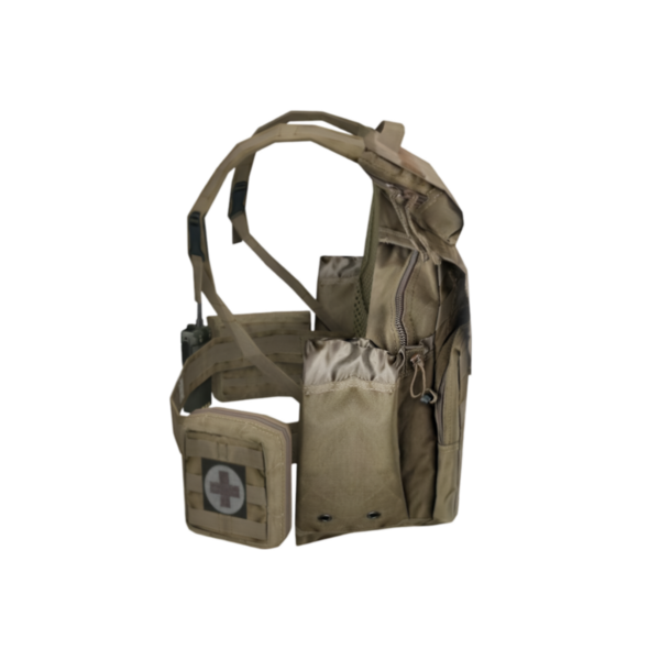 Tıbbi malzemeler ve acil durumlar için tasarlanmış taktiksel bir ilk yardım çantası..