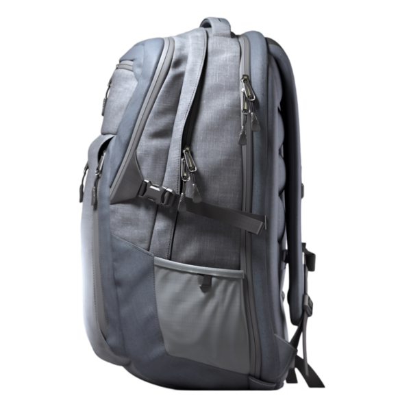 Seyahat ve günlük kullanım için tasarlanmış parlak gri bir sırt çantası..
