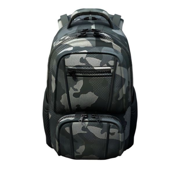 Depolama ve seyahat kolaylığı için tasarlanmış şık bir kamuflaj çantası..