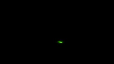 Şehir Çevresindeki Neon Işıklarının Gizemli Parıltısını Keşfediyor