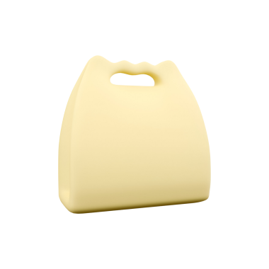 Basit, açık renkli, saplı bir çanta. Eşyalar taşımak için pratik bir tasarım öneriyor..