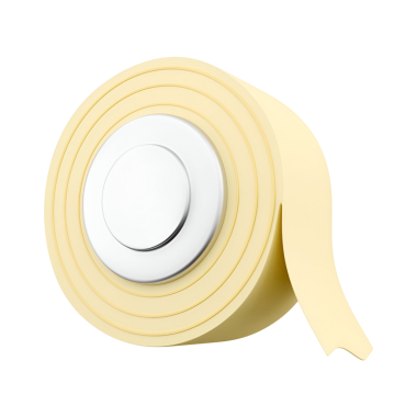 Çeşitli el işleri ve onarım amaçları için tasarlanmış sarı yapıştırıcı bant rulosu..