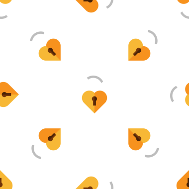 Beyaz arka planda kusursuz kalp şekilli asma kilitler.