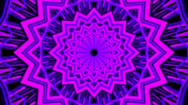 Pembe ve mor tonlarında canlı, simetrik bir desen büyüleyici bir optik illüzyon yaratır..