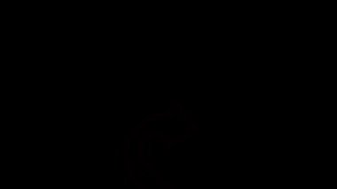 Modern görsel efektler ve tasarım elementleri için koyu bir zemin üzerinde parlak pembe parlayan neon ok işareti