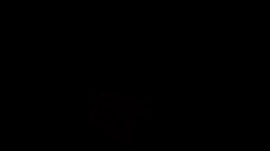 Parlayan neon bir sandalye tasarımı. Canlı renkler ve eşsiz şekiller sergiliyor. Karanlık bir arka plana karşı.