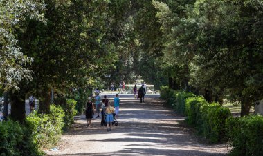 ROME, ITALY - 25 MAYIS 2022 Villa Borghese, Roma, İtalya