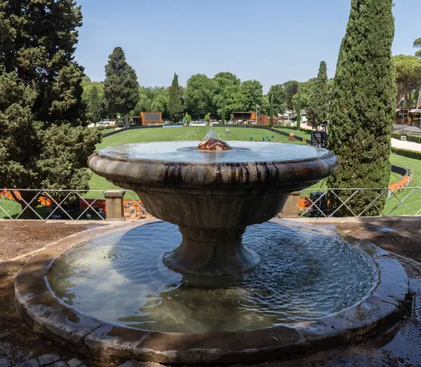 ROME, ITALY - 25 MAYIS 2022 Villa Borghese, Roma, İtalya