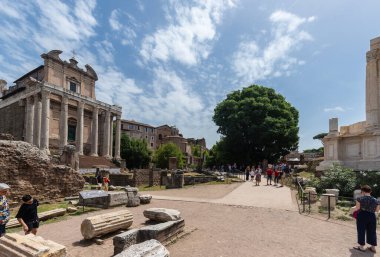 Roma, İtalya - 26 Mayıs 2022: Roma 'daki Arkeoloji Parkı. Colosseum parco