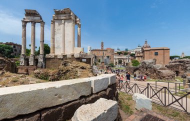 Roma, İtalya - 26 Mayıs 2022: Roma 'daki Arkeoloji Parkı. Colosseum parco