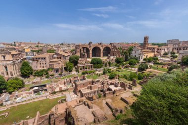 Roma, İtalya - 26 Mayıs 2022: Roma 'daki Arkeoloji Parkı. Colosseum parco