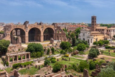 Roma, İtalya - 26 Mayıs 2022: Roma 'daki Arkeoloji Parkı. Colosseum parco
