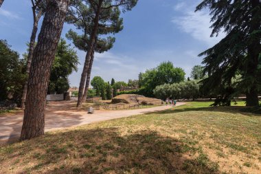 Roma, İtalya - 26 Mayıs 2022: Roma 'daki Arkeoloji Parkı. Colosseum parco