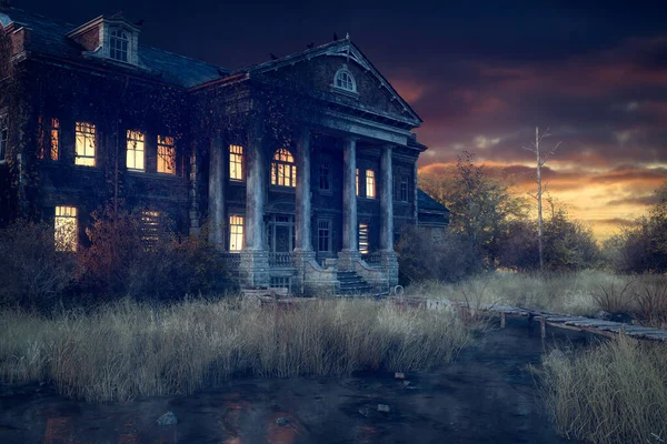 Fırtınalı gökyüzünün altında, pencerelerinde sıcak ışıkla terk edilmiş eski bir malikane. 3B görüntüleme.