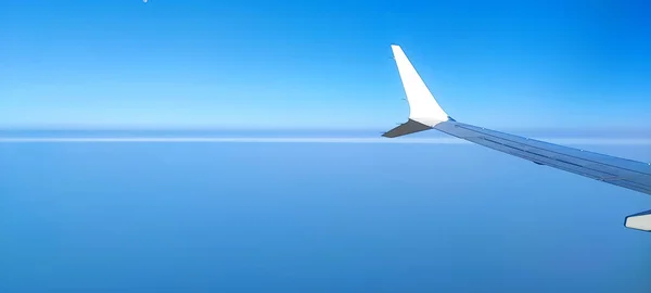 Ein Passagierflugzeug Flügel Einfaches Bild Mit Kopierraum — Stockfoto