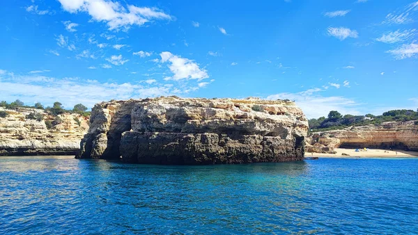2023 Yazında Portekiz Albufeira Yakınlarında Deniz Kıyısı Benagil Mağarası — Stok fotoğraf