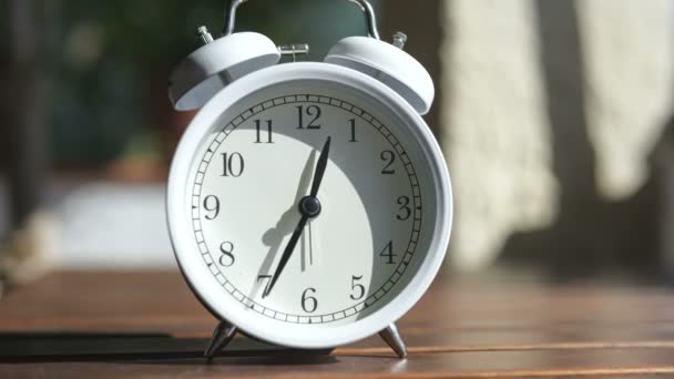 Cronometragem Relógio Alarme Vintage Conceito Rápido Fluxo Tempo Movimento Relógio — Vídeo de Stock