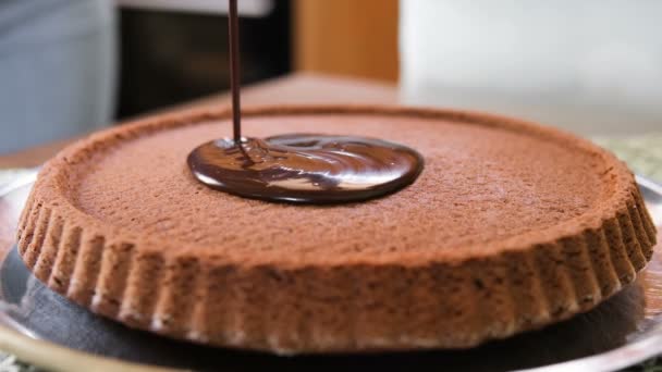 Folyékony Olvadt Csokoládé Esik Házi Csokoládé Torta Elkészítése Édes Étel — Stock videók