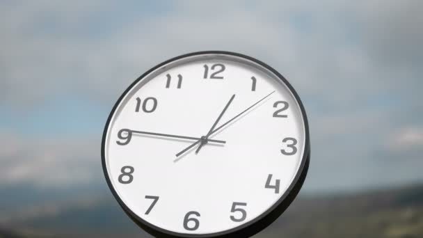 Vintage Relógio Tempo Esgotando Timelapse Com Nuvens Movimento Segundo Plano — Vídeo de Stock