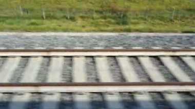 Hızlı hareket eden demiryolu hattı altyapısı, endüstriyel mallar ve insan taşımacılığı, 4K.