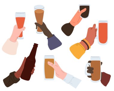 İçkiler ayarlandı. Bir bardak şarap ya da köpüklü şampanya, bira ve bar kokteyli tutan insanlar. Bardakta, bardakta, şişede, kadehte