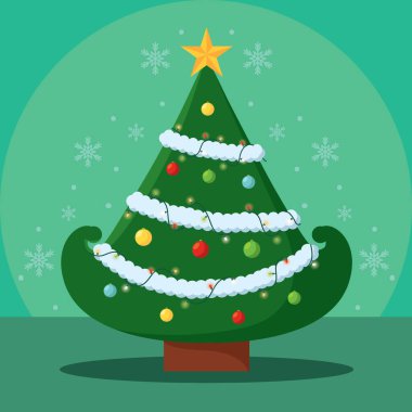 Kar çelenkleri, renkli süsler ve altın yıldız süslemeleri olan yeşil Noel ağacı.