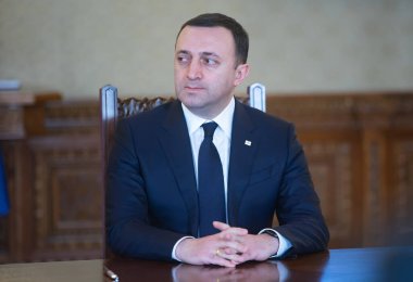 Bükreş, Romanya - 17 Aralık 2022: Azerbaycan, Gürcistan, Romanya ve Macaristan arasında Yeşil Enerji Kalkınma ve Aktarım Alanında Stratejik Ortaklık Anlaşmasının imzalanması