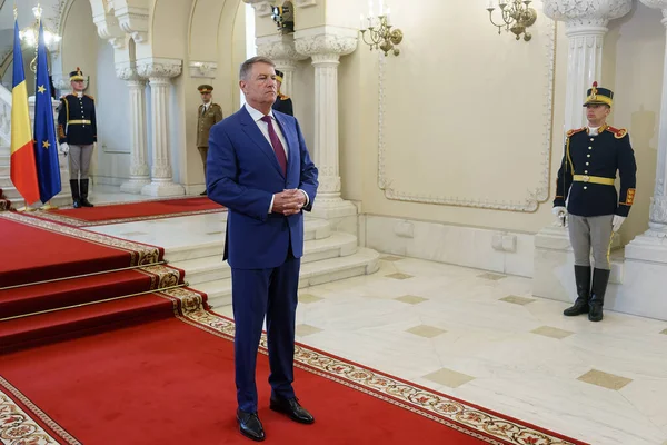 Бухарест Румунія Мар 2023 Президент Румунії Клаус Іоанніс Чекає Прибуття — стокове фото