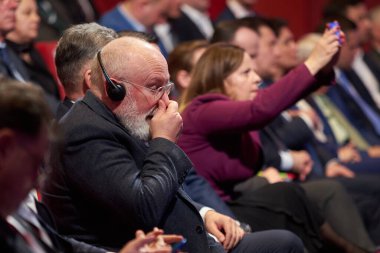 Bükreş, Romanya. 31 Mart 2023: İlk Romen sosyal demokrat partisinin kurulmasından bu yana 130 yıl geçmesine rağmen Sosyal Demokrat Parti ve PES tarafından düzenlenen etkinlik.