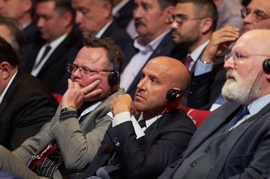 Bükreş, Romanya. 31 Mart 2023: İlk Romen sosyal demokrat partisinin kurulmasından bu yana 130 yıl geçmesine rağmen Sosyal Demokrat Parti ve PES tarafından düzenlenen etkinlik.