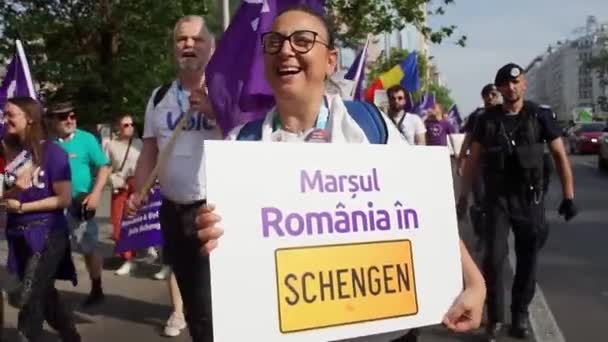 Бухарест Румунія Червня 2023 Року Кілька Сотень Людей Більшість Яких — стокове відео
