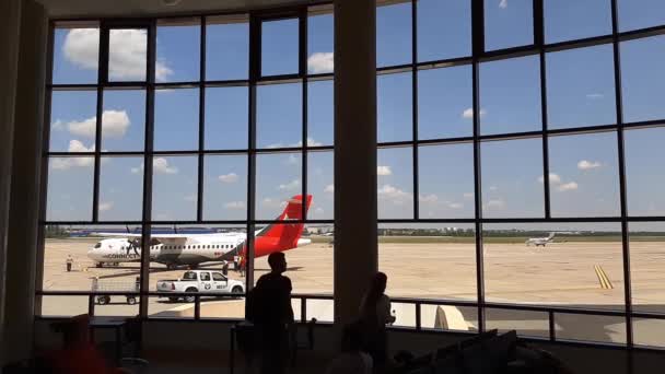 Aankondiging Van Lancering Van Roemeense Luchtvaartmaatschappij Airconnect Vluchten Internationale Luchthaven — Stockvideo