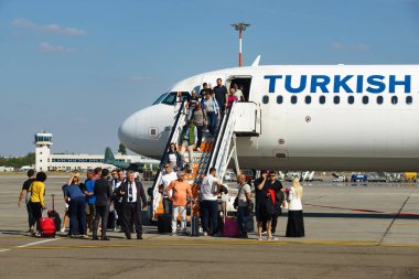 Bükreş, Romanya. 21 Eylül 2023: Türk Hava Yolları 'nın İstanbul, Türkiye' den Bükreş 'e uçuş operasyonlarının 30. yıldönümü (AIHCB)).