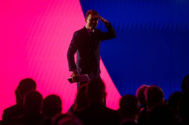 Bükreş, Romanya. 20 Ekim 2023: Katalin Drula, Romanya 'yı Kurtarma Birliği Başkanı, Liberaller ve Avrupa için Demokratlar İttifakı (ALDE) Parti Konseyi Bükreş 2023 yılındaki konuşmasından önce seyirciyi selamladı.