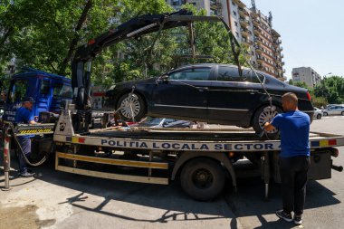 Bükreş, Romanya. 14 Temmuz 2023: Sektör 4 'ün yerel polisi, tarım gıda pazarı 